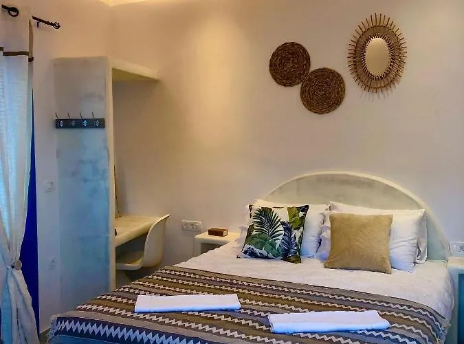 Oldtown Fira (Santorini)