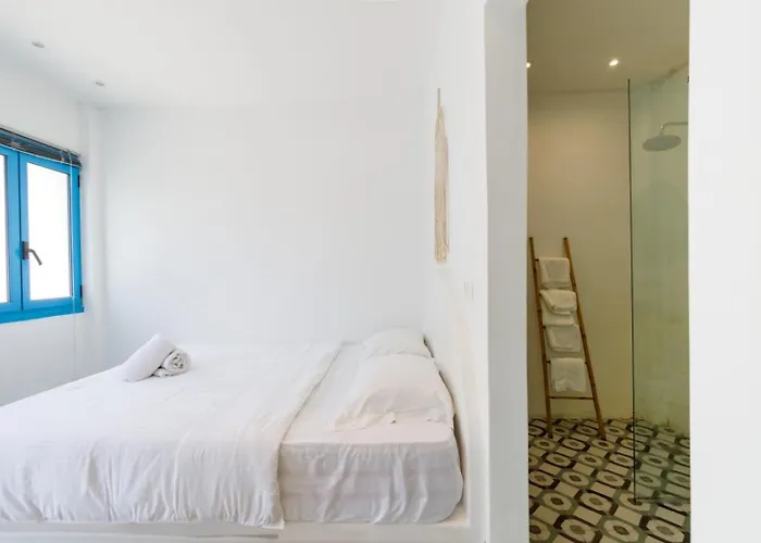 Oldtown Fira (Santorini)